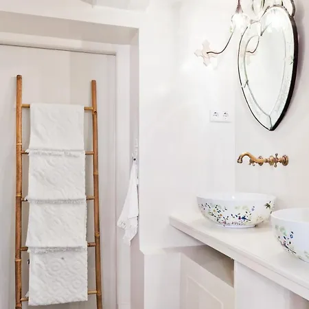Luna's Hideaway Bed & Breakfast Amsterdam